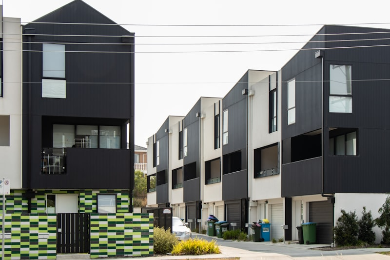 Row of apartment townhouse buildings
